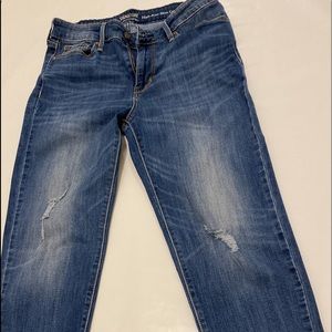 Levi Strauss Signature High-Rise Slim Crop Jeans.